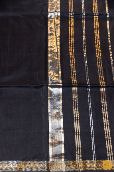 Kashika- Black Maheshwari Silk Cotton Handwoven Saree