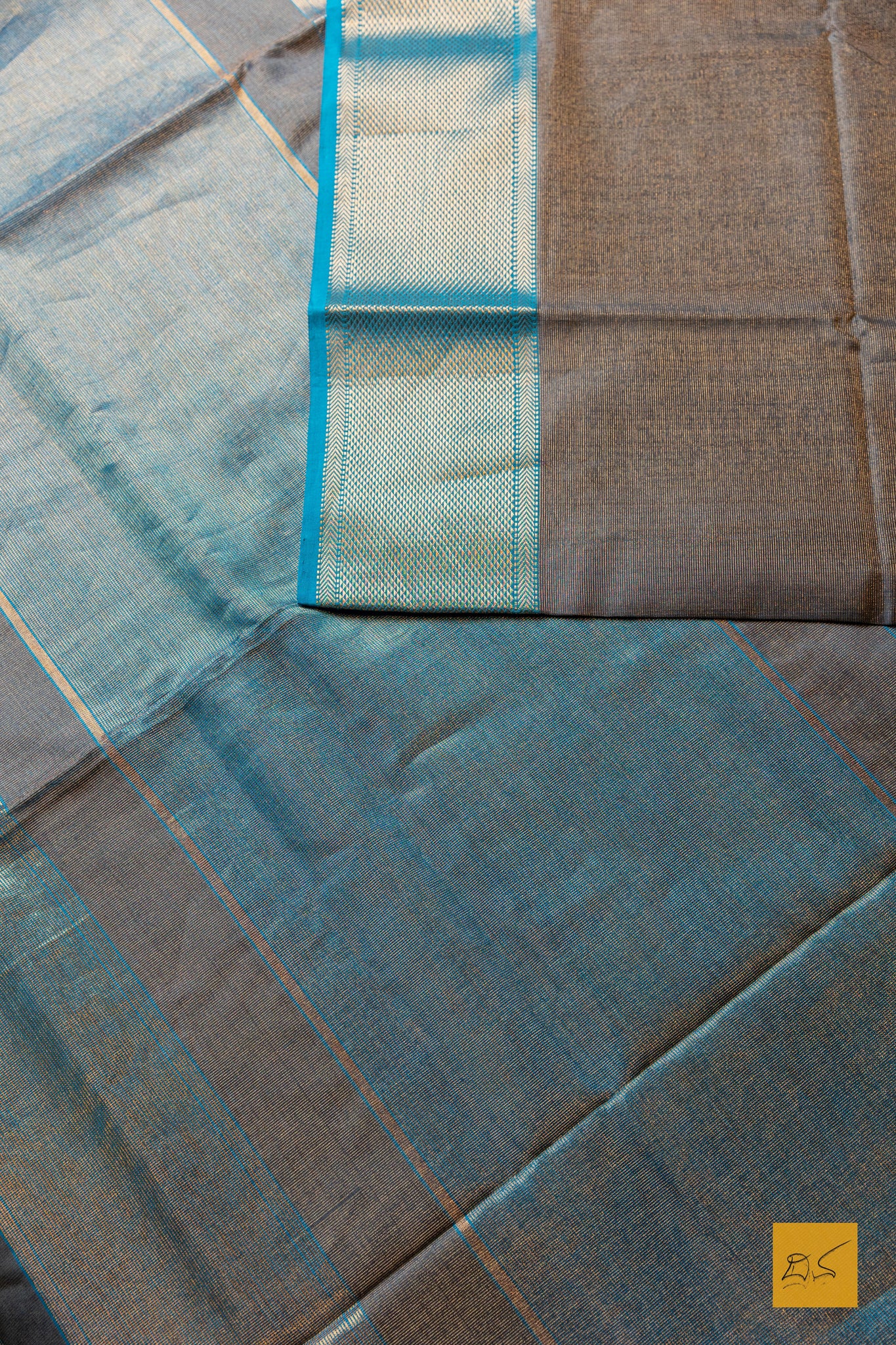 Niranthara- Grey-Blue Tissue Maheshwari Silk Cotton Handwoven Saree