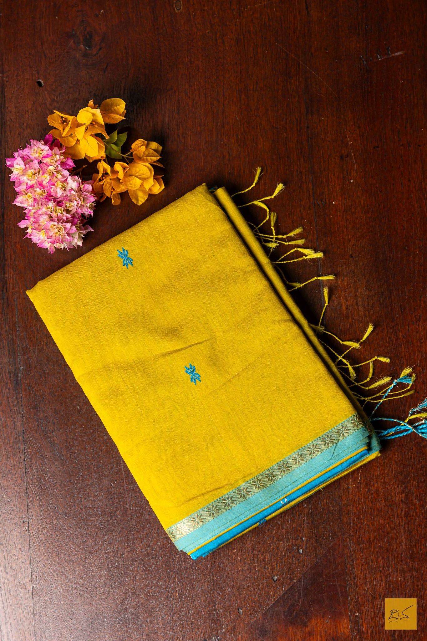 Vedhini- Yellow Maheshwari Silk Cotton Handwoven Saree