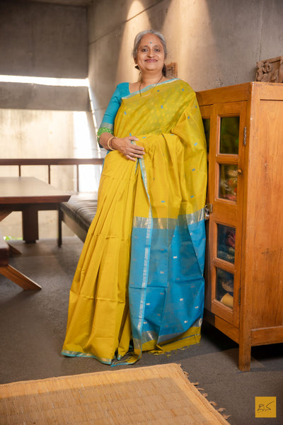 Vedhini- Yellow Maheshwari Silk Cotton Handwoven Saree
