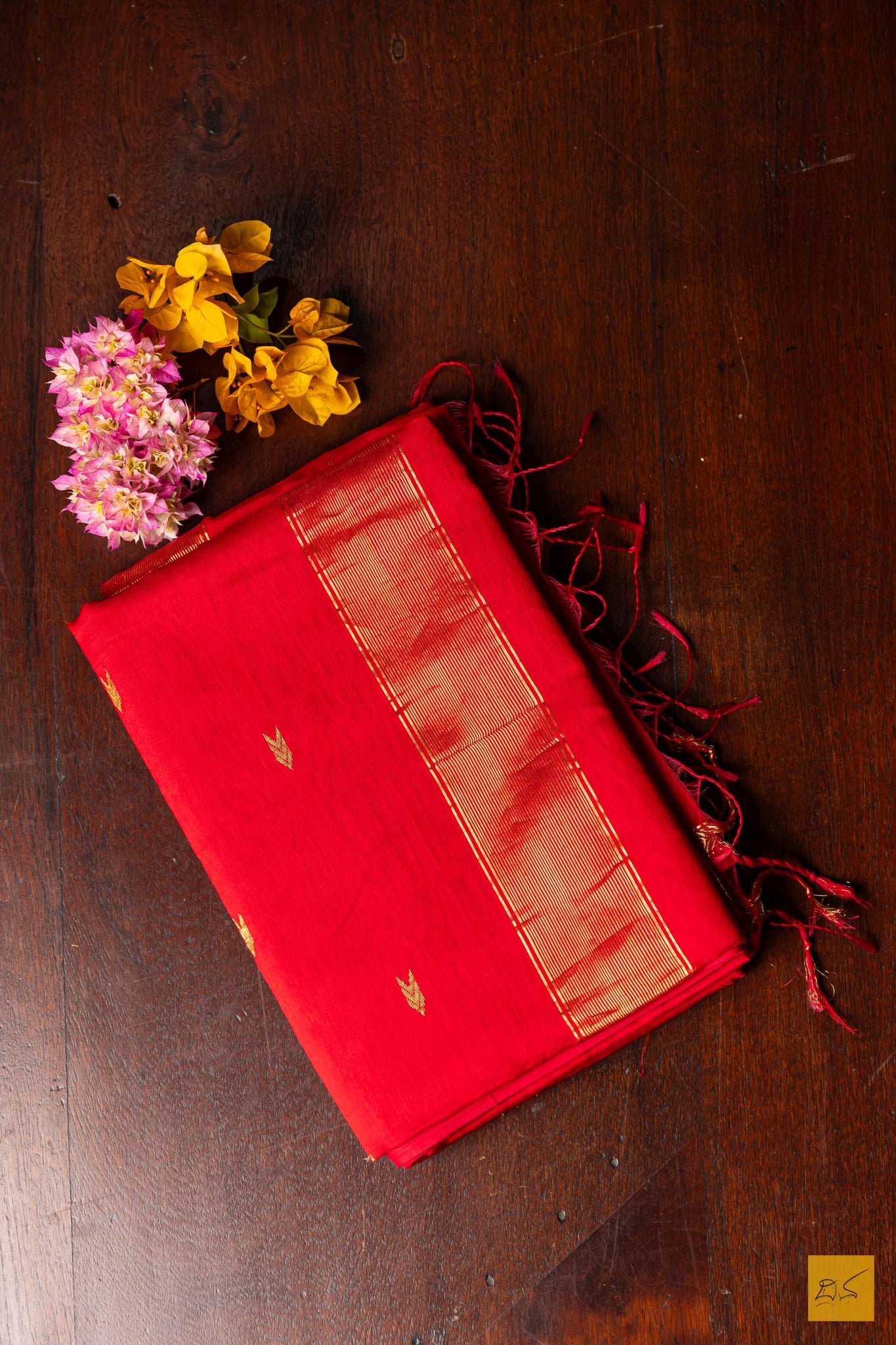 Ameya- Red Maheshwari Silk Cotton Handwoven Saree