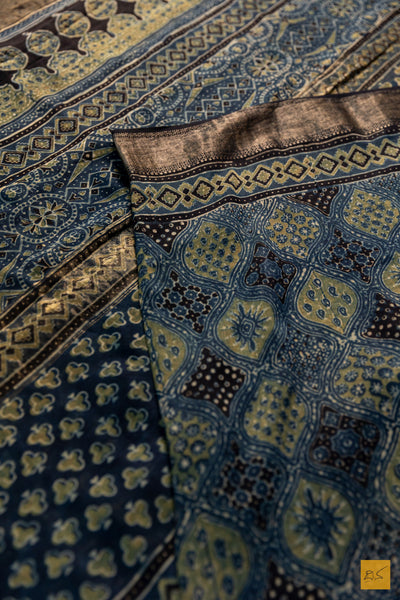 Madhuvanthi- Blue Maheshwari Silk Cotton Ajrakh Print Handwoven Saree