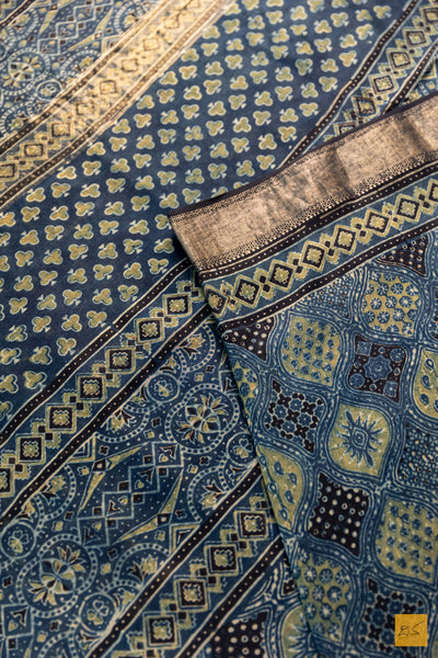 Madhuvanthi- Blue Maheshwari Silk Cotton Ajrakh Print Handwoven Saree