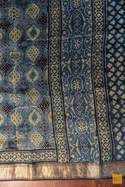 Madhuvanthi- Blue Maheshwari Silk Cotton Ajrakh Print Handwoven Saree