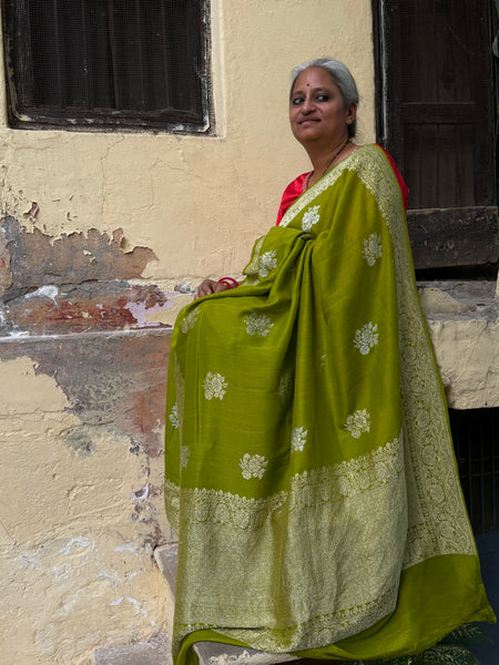 Satyadhee- Green Banarasi Munga Silk Handwoven Saree