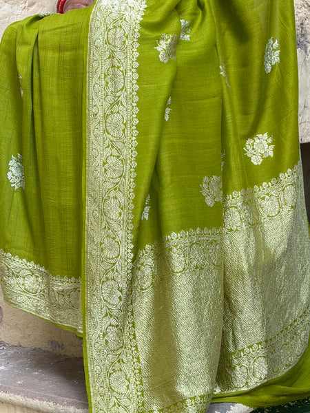 Satyadhee- Green Banarasi Munga Silk Handwoven Saree
