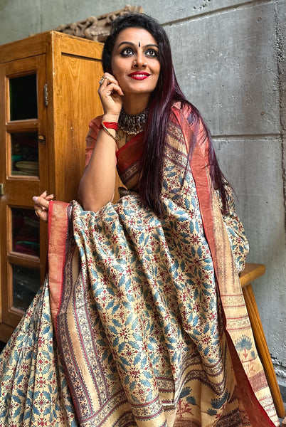 saree perfect for informal gatherings, parties, music concerts, drama, dance concerts. This saree can be perfect for formal gatherings too when paired with brocade blouses.