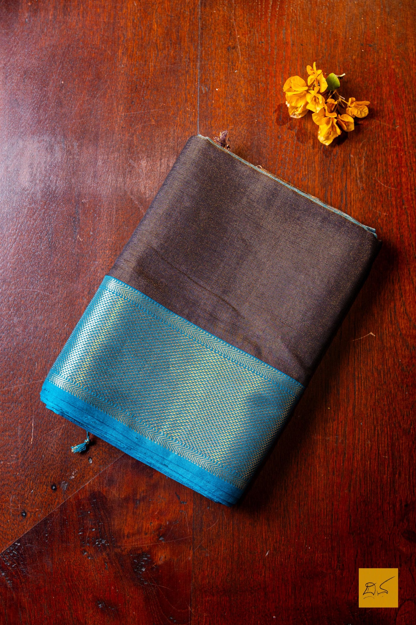 Niradhara- Black-Blue Tissue Maheshwari Silk Cotton Handwoven Saree