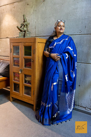 Indian wedding, festivals, handwoven saree for classical music singers, dancers, architects, saree connoisseurs, saree collectors, brides, bridesmaids. This is a pure katan silk saree which has a very soft drape and can be accessorised with diamonds, peals, precious stone jewellery depending on the occasion. Looks dressy with a gajra too. Traditional yet contemporary in its look.