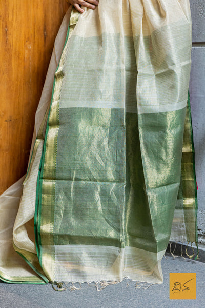 Off White & Green Maheshwari Silk Cotton Handwoven Saree