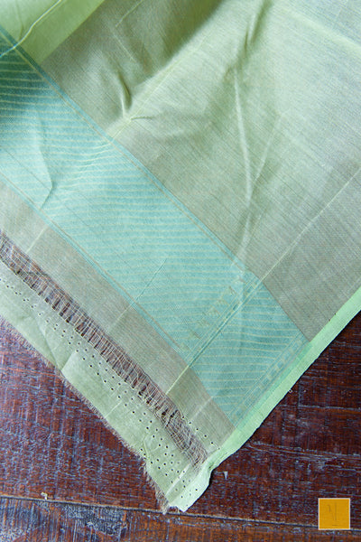 This is a gorgeous Green banarasi cotton handwoven saree saree. New trend of Silk Dupatta designs, Silk Dupatta for artists, art lovers, architects, dupatta lovers, Dupatta connoisseurs, musicians, dancers, doctors, Silk dupatta, indian dupatta images, latest dupattas with price, only dupatta images, new Silk dupatta design.
