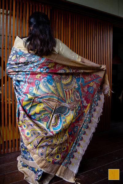 This is a gorgeous colourful pure silk handwoven saree. New trend of Silk Dupatta designs, Silk Dupatta for artists, art lovers, architects, dupatta lovers, Dupatta connoisseurs, musicians, dancers, doctors, Silk dupatta, indian dupatta images, latest dupattas with price, only dupatta images, new Silk dupatta design.