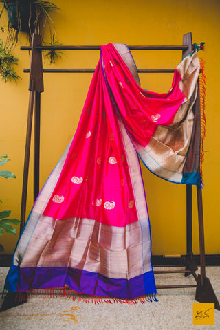 This is a beautiful banarasi katan silk dupatta with khadwa buttas. New trend of Banarasi designs, Banarasi for artists, art lovers, architects, dupatta lovers, dupatta connoisseurs, musicians, dancers, doctors, Banarasi Katan silk dupatta, indian dupatta images, latest dupatta with price, only dupatta images, new Banarasi dupatta design.