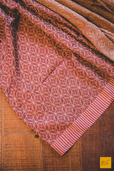A lovely cotton handwoven reversible saree. New trend of Saree designs, Saree for artists, art lovers, architects, saree lovers, Saree connoisseurs, musicians, dancers, doctors, silk saree, indian saree images, latest sarees with price, only saree images, new saree design.