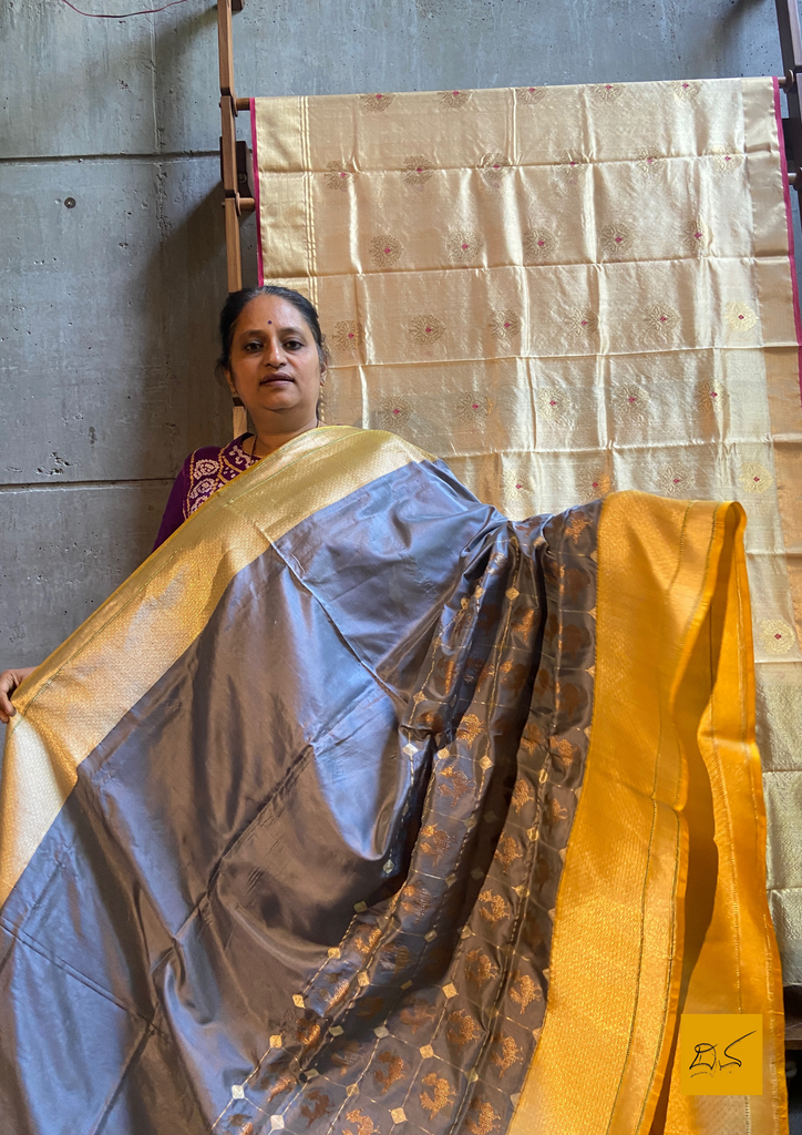 What is the one thing you love about wearing a saree? - Quora