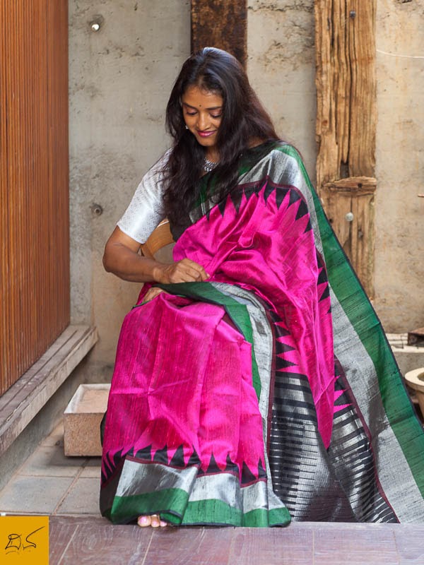 This is a gorgeous dupion silk handwoven Saree with pink, green and black body. New trend of Dupion Silk Saree designs,  Dupion Silk Saree for artists, art lovers, architects, saree lovers, Saree connoisseurs, musicians, dancers, doctors, Dupion Silk saree, indian saree images, latest sarees with price, only saree images, new Dupion Silk saree design.