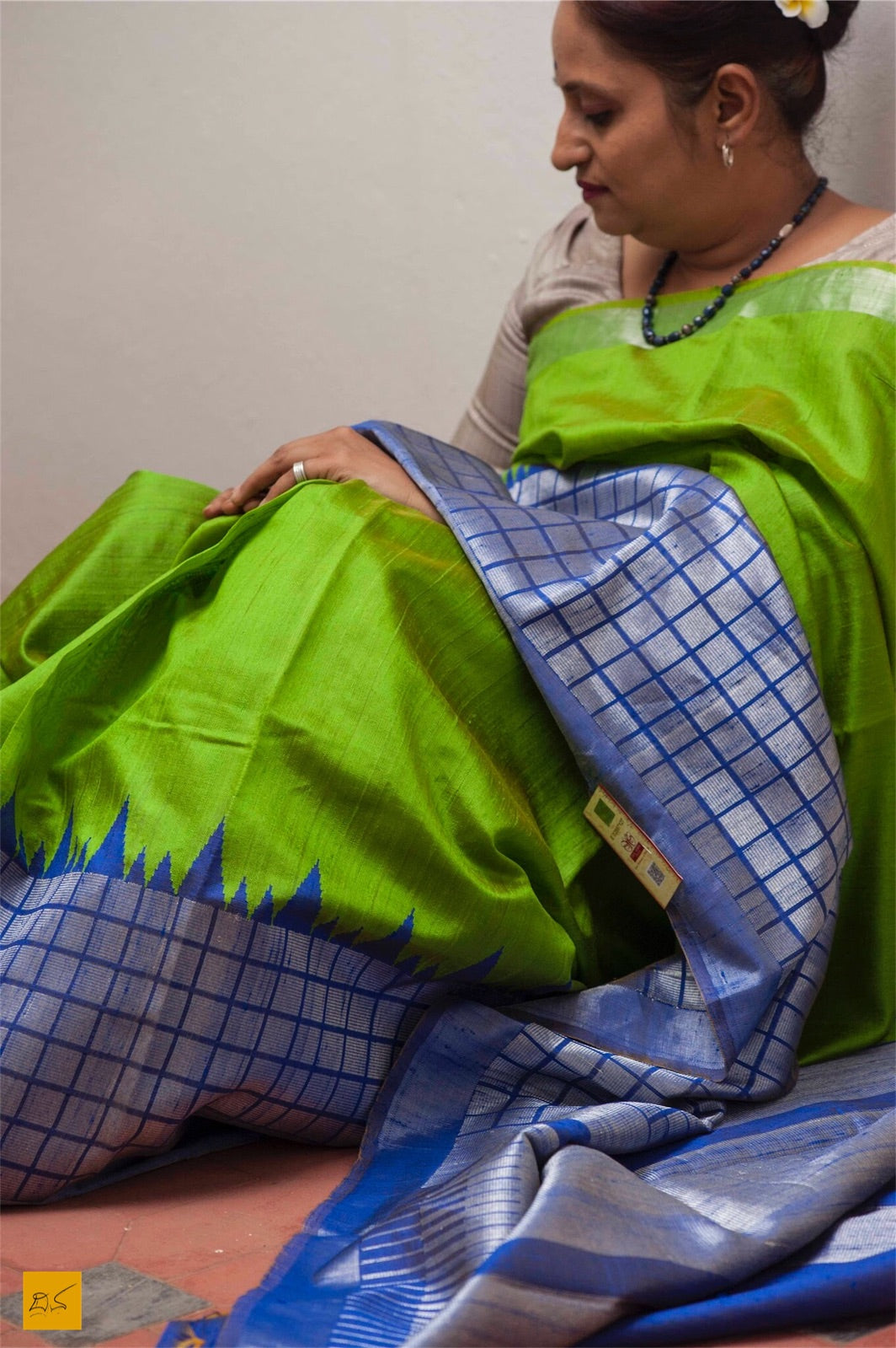 This is a gorgeous dupion silk handwoven Saree with blue and green body. New trend of Dupion Silk Saree designs,  Dupion Silk Saree for artists, art lovers, architects, saree lovers, Saree connoisseurs, musicians, dancers, doctors, Dupion Silk saree, indian saree images, latest sarees with price, only saree images, new Dupion Silk saree design.