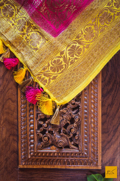 This is a gorgeous amaranth pink munga silk dupatta with antique zari and yellow border. New trend of munga Silk dupatta designs, munga Silk dupatta for artists, art lovers, architects, dupatta lovers, dupatta connoisseurs, musicians, dancers, doctors, munga Silk dupatta, indian dupatta images, latest dupattas with price, only dupatta images, new munga silk dupatta design.