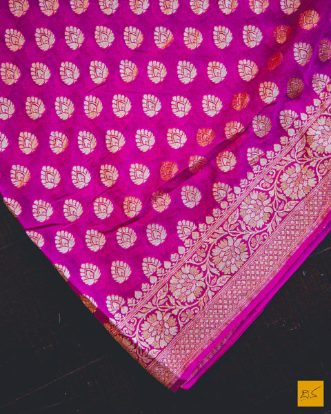 This is a wonderful georgette banarasi handwoven saree with a pink body. New trend of Banarasi saree designs, Banarasi saree for artists, art lovers, architects, saree lovers, saree connoisseurs, musicians, dancers, doctors, Banarasi Katan silk saree, indian saree images, latest sarees with price, only saree images, new Banarasi saree design.