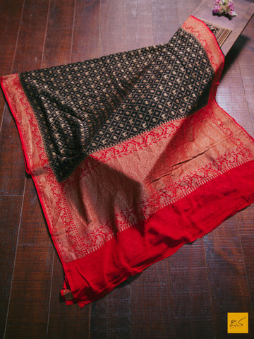 This is a wonderful georgette banarasi handwoven saree with intricate animal motifs woven in it. New trend of Banarasi saree designs, Banarasi saree for artists, art lovers, architects, saree lovers, saree connoisseurs, musicians, dancers, doctors, Banarasi Katan silk saree, indian saree images, latest sarees with price, only saree images, new Banarasi saree design.