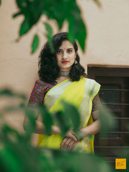 This is a wonderful georgette banarasi handwoven saree with kadhwa buttas, border and pallu in rupa zari. New trend of Banarasi saree designs, Banarasi saree for artists, art lovers, architects, saree lovers, saree connoisseurs, musicians, dancers, doctors, Banarasi Katan silk saree, indian saree images, latest sarees with price, only saree images, new Banarasi saree design.