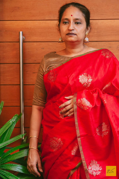 A lovely Banarasi Dupion silk handwoven saree with kadhwa buttas. New trend of dupion silk Saree designs, Saree for artists, art lovers, architects, saree lovers, Saree connoisseurs, musicians, dancers, doctors, dupion silk saree, indian saree images, latest sarees with price, only saree images, new dupion silk saree design.