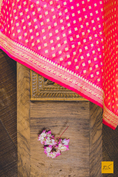 Indian wedding,festivals, handwoven saree for classical music singers, dancers, architects, saree connoisseurs, saree collectors, brides, bridesmaids. This is a pure katan silk saree which has a very soft drape and can be accessorised with diamonds, peals, precious stone jewellery depending on the occasion. Looks dressy with a gajra too. Traditional yet contemporary in its look.