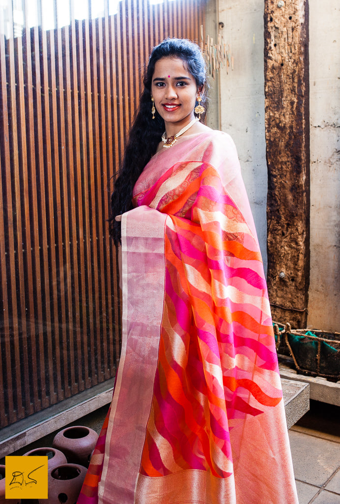 A lovely banarasi kora silk organza handwoven saree in cutwork style. New trend of Banarasi Saree designs, Banarasi Saree for artists, art lovers, architects, saree lovers, Saree connoisseurs, musicians, dancers, doctors, Banarasi silk saree, indian saree images, latest sarees with price, only saree images, new Banarasi saree design.