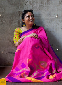 A lovely pink pure cotton jamdani saree with blue border. New trend of Saree designs, Saree for artists, art lovers, architects, saree lovers, Saree connoisseurs, musicians, dancers, doctors, silk saree, indian saree images, latest sarees with price, only saree images, new saree design.