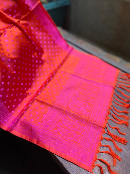Best for architects, singers, dancers, corporate gifts, corporate wear, weddings, casual outings and other formal and informal events.