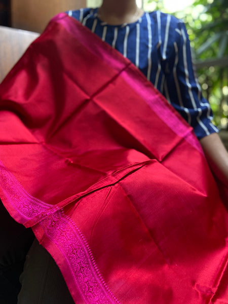 Best for architects, singers, dancers, corporate gifts, corporate wear, weddings, casual outings and other formal and informal events.