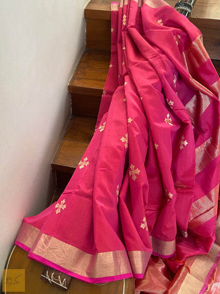 A lovely pink banarasi silk cotton handwoven saree with Khadwa Buttas. New trend of Saree designs, Saree for artists, art lovers, architects, saree lovers, Saree connoisseurs, musicians, dancers, doctors, silk saree, indian saree images, latest sarees with price, only saree images, new saree design.