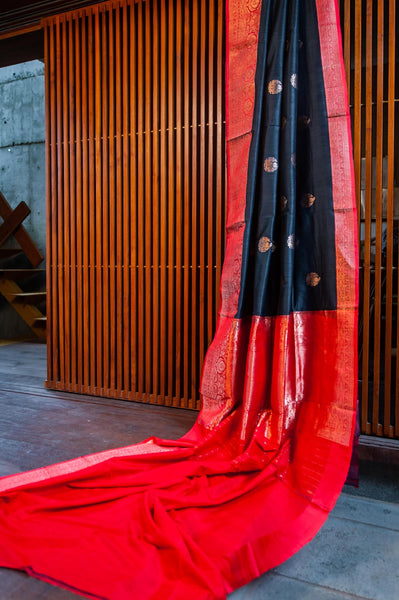 A beautiful banarasi tussar silk handwoven sari with kadhwa buttas. New trend of Banarasi Saree designs, Banarasi Saree for artists, art lovers, architects, saree lovers, Saree connoisseurs, musicians, dancers, doctors, Banarasi tussar silk saree, indian saree images, latest sarees with price, only saree images, new Banarasi saree design.