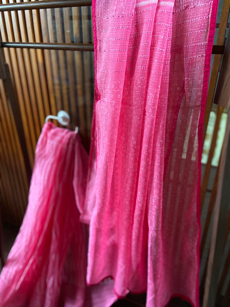 A lovely pink Kota cotton block printed saree with subtle hints of red Kantha work. New trend of Saree designs, Saree for artists, art lovers, architects, saree lovers, Saree connoisseurs, musicians, dancers, doctors, silk saree, indian saree images, latest sarees with price, only saree images, new saree design.